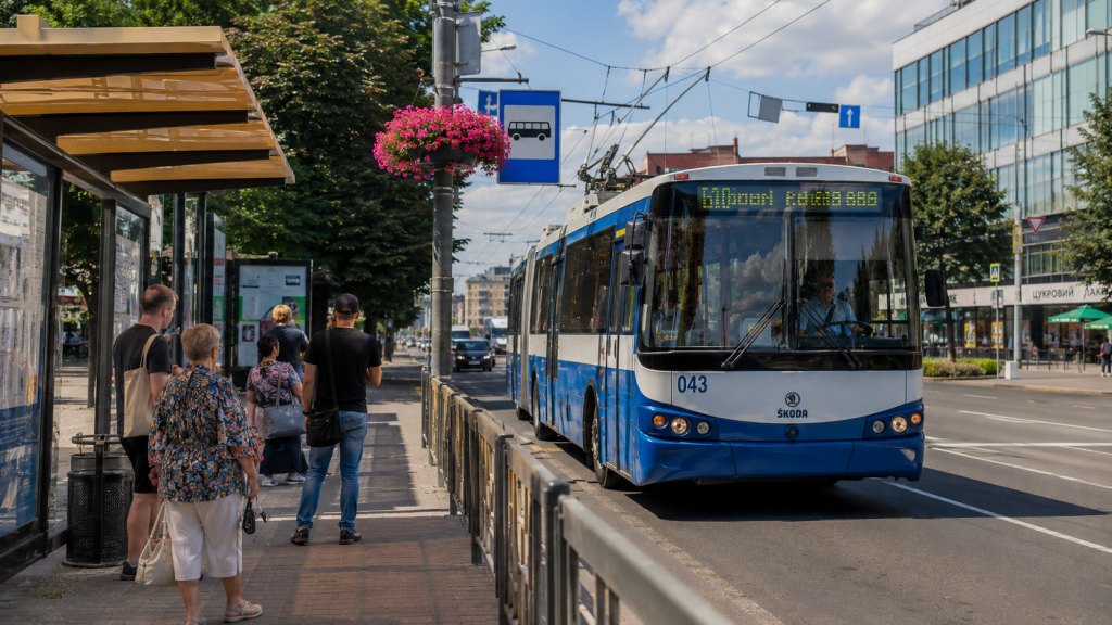 Зупинка тролейбуса 2 у Вінниці